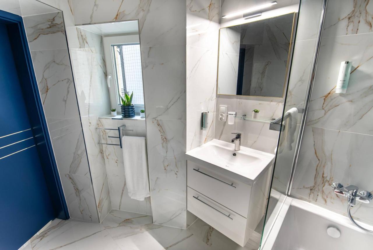 Apartamenty Yeti & Wilka W Centrum Chorzowa - Yeti Buitenkant foto
