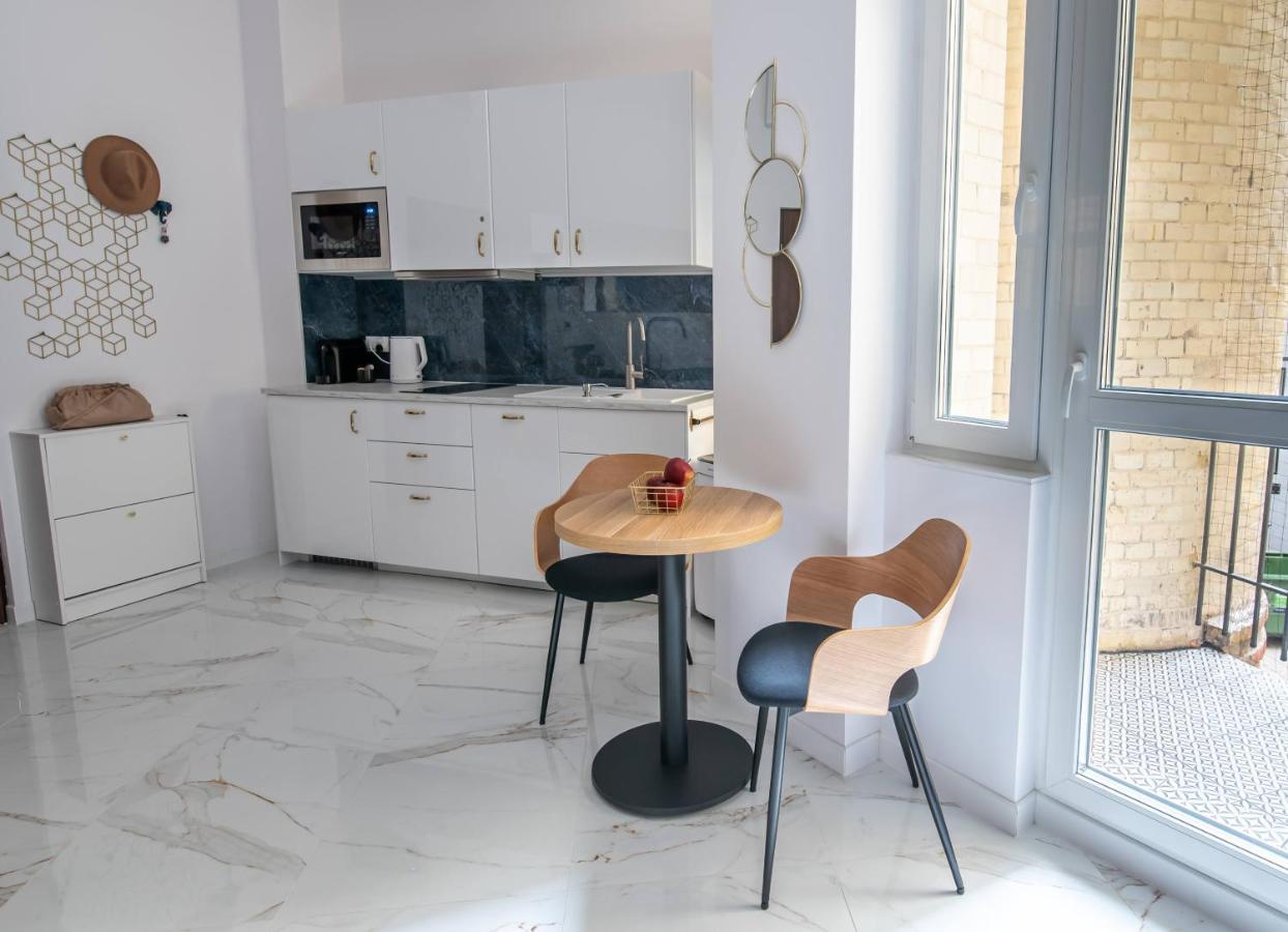 Apartamenty Yeti & Wilka W Centrum Chorzowa - Yeti Buitenkant foto