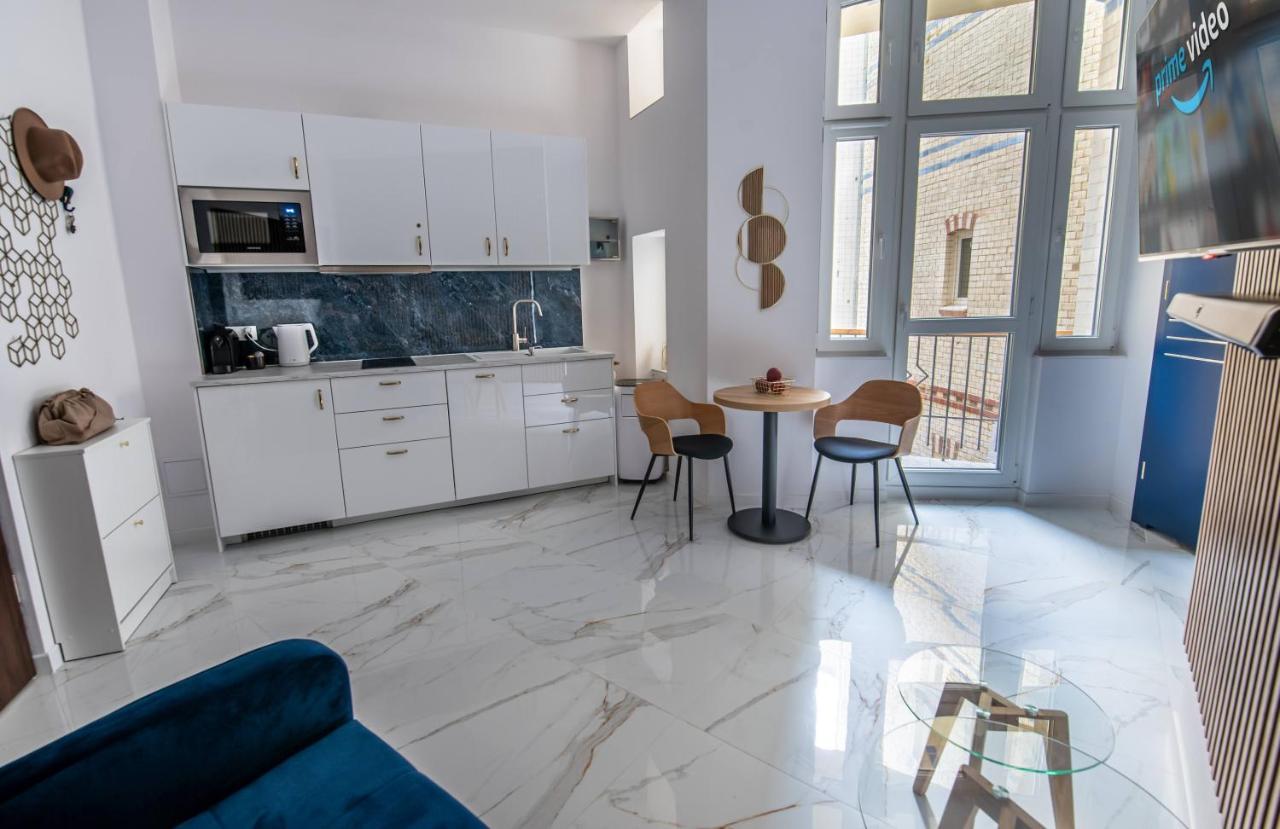 Apartamenty Yeti & Wilka W Centrum Chorzowa - Yeti Buitenkant foto